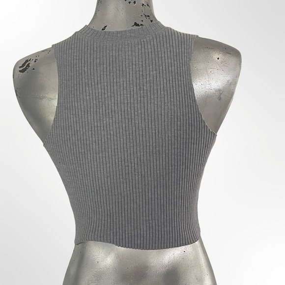 Topshop Gray Ribbed Cropped Tank in size 6 - Picture 2 of 4
